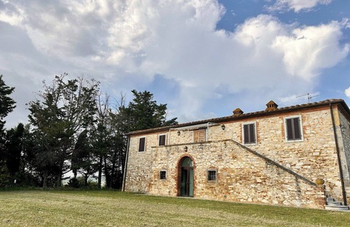Asciano Villa | Podere Viepri: an outstanding story in the tuscan countryside