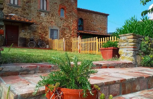 Vinci House | Poderino La Noce - Room with Private Bathroom and Patio, Wi-Fi, View and Garden