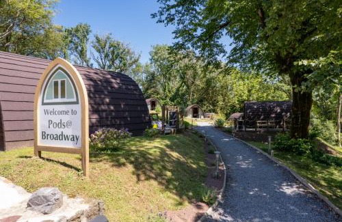 Laugharne House | Pods at Broadway