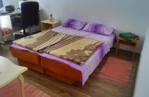 Vojvodina House | "Poetsko ćoše" Nikole Tesle 86