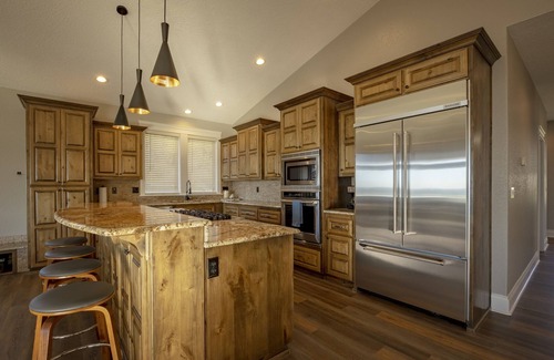 Newport House | Point Break at Agate Beach, Sleeps 12, Oceanfront, Loft, Game Room, Hot Tub, Beach Access, BBQ