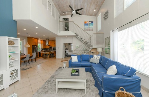 Anna Maria House | Point's Hideaway - Luxury Retreat w/Private Pool & Deck, Stunning Bay Views
