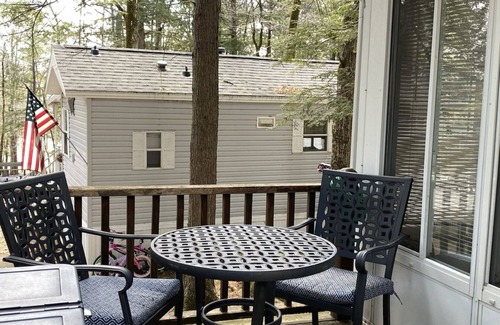 South Casco Cottage | Point Sebago Vacation Home
