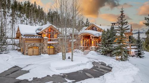 Breckenridge House | Point View Place