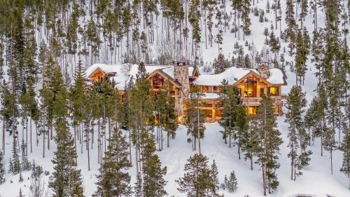 Breckenridge House | Point View Place