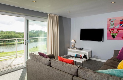 Winnard's Perch Resort | PointBreak Sleeps 12 with hot tub-Great celebration house-Dog friendly