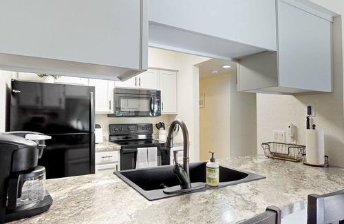 Table Rock Condo | Pointe Royale Condos, #5 | Condo in Branson with pool access