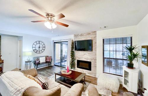 Table Rock Apartment | Pointe Royale Cute & Comfy