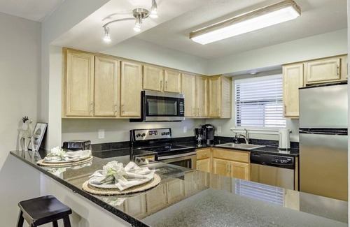 Table Rock Condo | Pointe Royale Newly-Renovated! Only 6 steps to fabulous views!