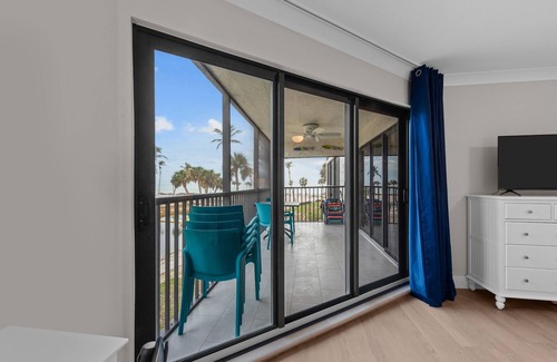 Sanibel Condo | Pointe Santo B26: Sanibel Island Beach Condo with Gulf and Pool Views
