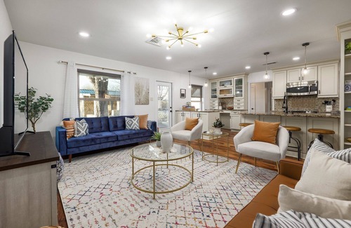 Austin House | Poker Paradise & Pool Cabana - 15 min to Downtown Austin