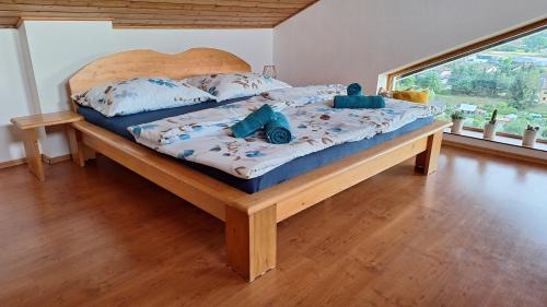 Chrudim House | Pokoj s privátní koupelnou a krásným výhledem v podkroví