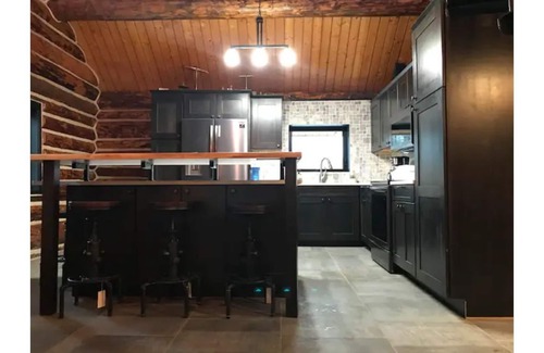 North Pole Cabin | Polar Luxe Log Home （极地豪华小屋）