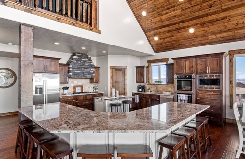 Fish Haven Cabin | Polaris Peak (Sleeps 36)