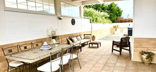 Polignano a Mare Villa | Polignano Villa with Jacuzzi, Garden & Parking