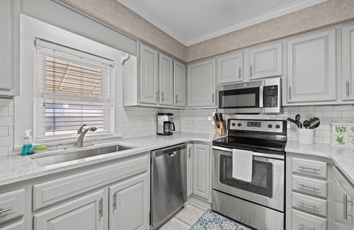 Atlantic Beach House | Pollock Cottage in Atlantic Beach, NC (Oceanfront)
