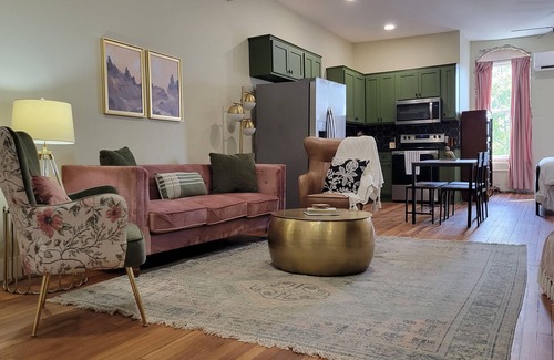 Laurel Condo | Polly at the Laurel Lofts