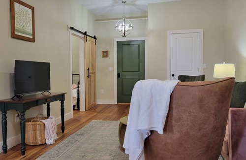 Laurel Condo | Polly at the Laurel Lofts
