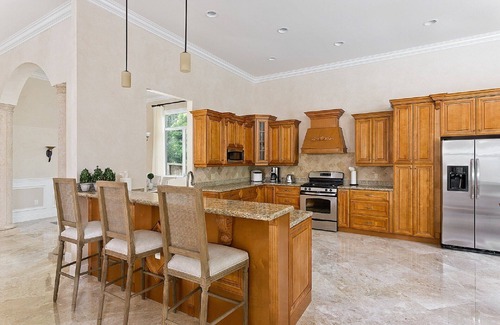 Cypress Point House | Pompano Villa Nueva close 2 beach exceptional newer construction “Little Palace”