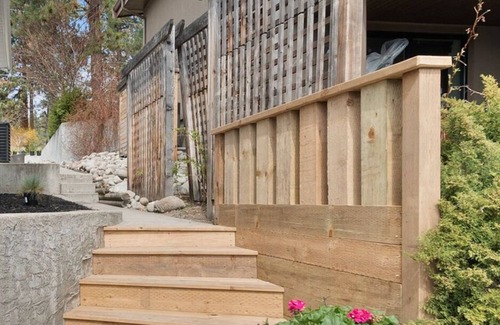 Central Okanagan House | Ponderosa Lookout