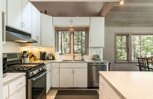 Truckee Cabin | Ponderosa Pine Escape