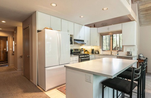 Truckee Cabin | Ponderosa Pine Escape