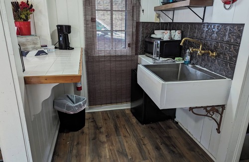 Deadwood Cabin | Ponderosa Pines Inn and Cabins