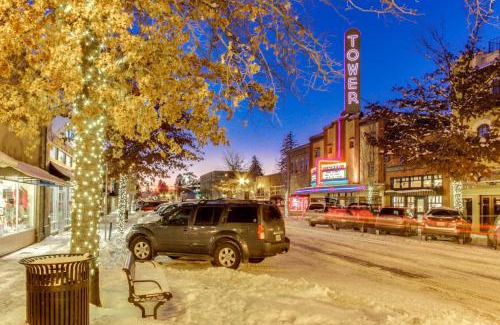 Century West Apartment | Ponderosa Views & Seclusion in Century West