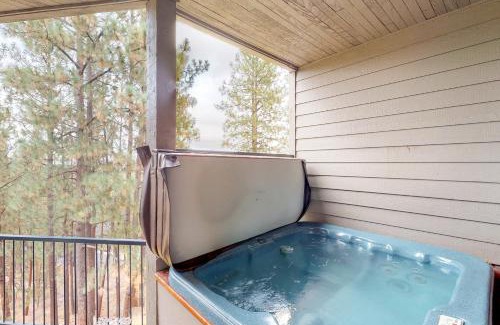 Century West Apartment | Ponderosa Views & Seclusion in Century West