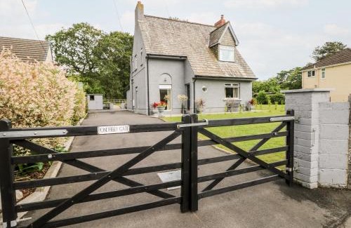 Ammanford House | Pondfield Gate