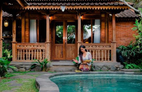 Pengosekan House | Pondok Kayu Batu