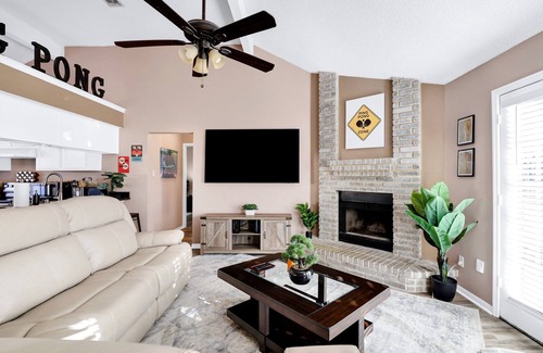 Wetmore House | Pong - A Birdy Vacation Rental