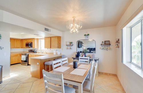 Lake Havasu City Condo | Pool Access & Mtn Views: Lake Havasu City Condo!