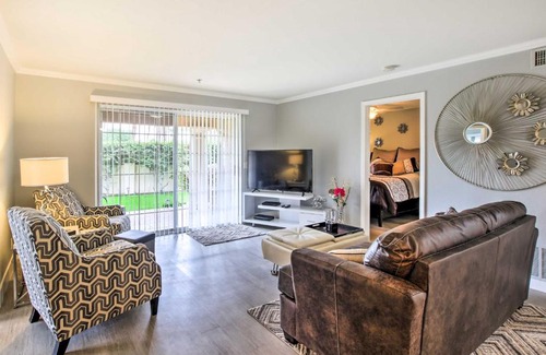 Palm Springs Apartment | Pool and Hot Tub Access Modern Palm Springs Condo