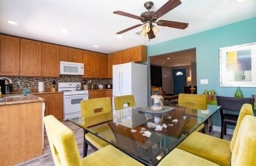 Green Valley House | Pool and Hot Tub Beach house 3 bedroom. 3 bedrooms two bath. STR19-00084