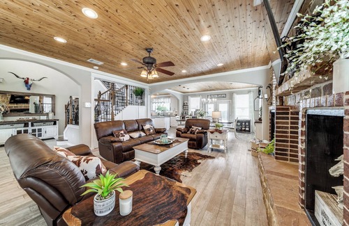 Helotes House | Pool, Game-room Clubhouse, Hot tub, Playground, Views, 5 bedrooms plus a loft