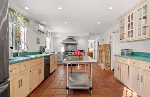 East Harwich House | Pool, Half Mile to Beach!
