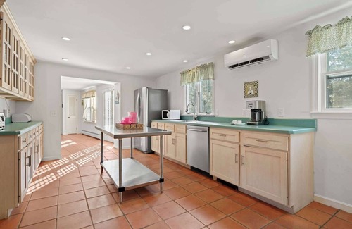 East Harwich House | Pool, Half Mile to Beach!