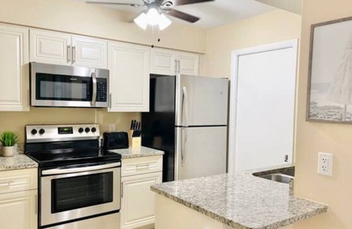 North Naples Cottage | POOL HOME! - A Charming Vanderbilt Beach Cottage