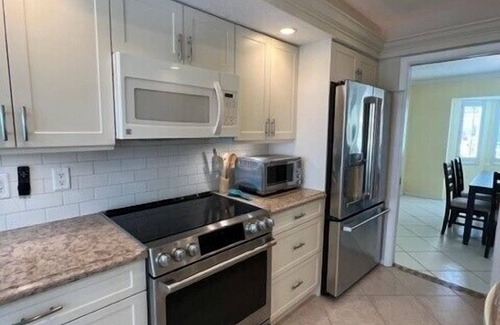 Gulf Gate Woods House | Pool home in quiet neighborhood close to Siesta Key