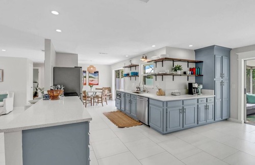 Central Naples House | Pool Home Near Downtown, 5th Ave, Beaches and Pier