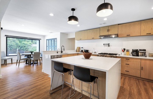 Castle Hills House | Pool Home Nr DT + River Walk + Alamo | WiFi Yard