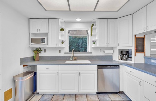 Vista House | Pool, hot tub, fire pit, and more! Aqua La Vista - New Listing