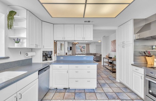 Vista House | Pool, hot tub, fire pit, and more! Aqua La Vista - New Listing