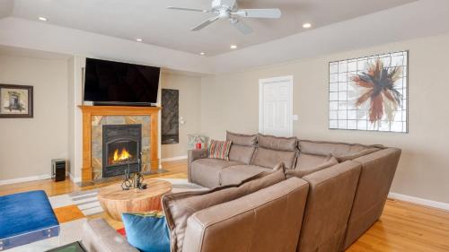 Sebastopol House | Pool Hot Tub Firepit Game Room Minutes from Sebastopol Russian River Baker Lane Retreat