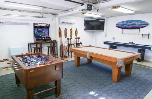 Jacksonville Beach House | Pool & Hot Tub Home w Game Room! 1 Mile to Beach!