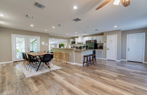 North Shearer Hills House | Pool/Hot Tub, Pickleball, Basketball, Putting Green, Xbox, and Game Room!