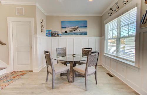 Wilmington Beach House | Pool House by Carolina Beach Realty