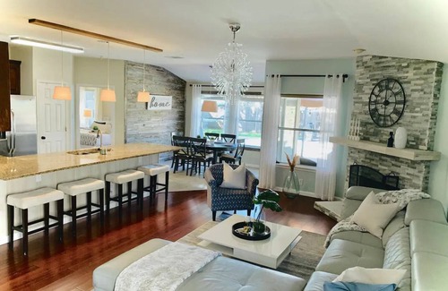 Helotes Apartment | Pool House Oasis Near Sea World, 6 Flags & Canterann