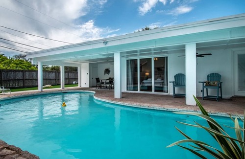 Bay Area House | Pool House w/ Bay Views! Close to Everything!